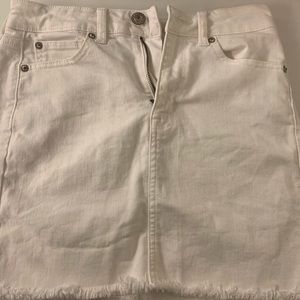 Brand new, white American Eagle Denim skirt!